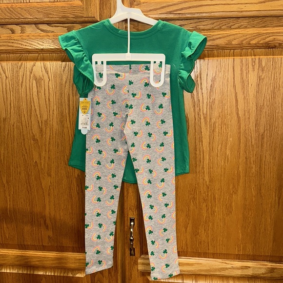 Cat &Jack Girls St.Patrick’s Day (2 piece) short sleeve top & leggings outfit 5T - Picture 3 of 5